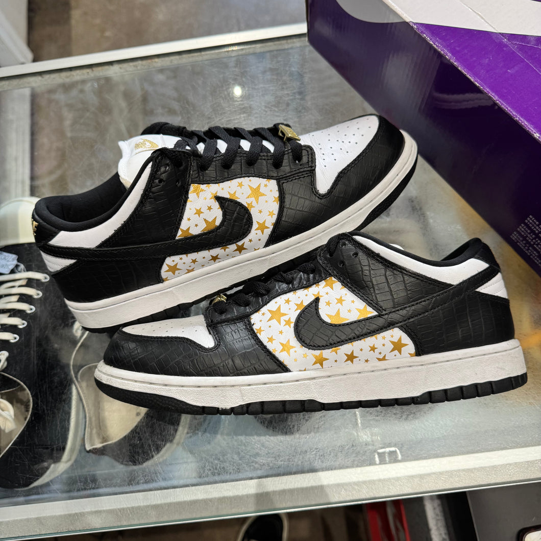 Nike Supreme SB Low Dunks Size 9.5
