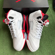 Load image into Gallery viewer, Jordan Fire Red (Black Tongue) 5s Size 7Y
