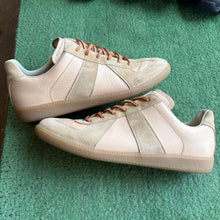Load image into Gallery viewer, Maison Margiela GATs Size 44
