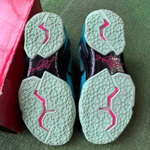 Load image into Gallery viewer, Nike LeBron South Beach 11s Size 13
