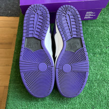 Load image into Gallery viewer, Nike SB Court Purple Low Dunks Size 13
