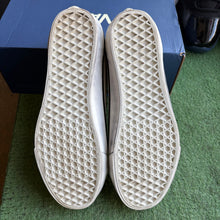 Load image into Gallery viewer, Vans Marshmallow Pearlized Old Skool 36s Size 9.5
