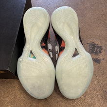Load image into Gallery viewer, Nike KD Galaxy 4s Size 11
