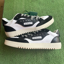 Load image into Gallery viewer, Off White Low Trainers Size 41
