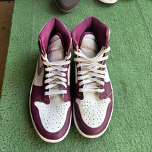 Load image into Gallery viewer, Jordan Bordeaux 1s Size 10
