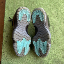 Load image into Gallery viewer, Jordan Gamma 11s Size 7.5
