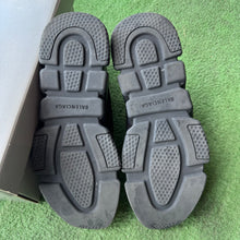 Load image into Gallery viewer, Balenciaga Speed Trainers Size 43

