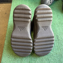 Load image into Gallery viewer, Yeezy Oil DSRT Boots Size 7
