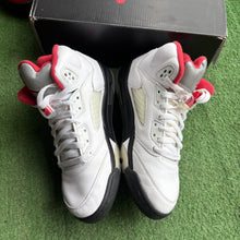 Load image into Gallery viewer, Jordan Fire Red 5s Size 6.5Y
