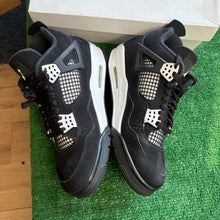 Load image into Gallery viewer, Jordan White Thunder 4s Size 9
