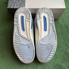 Load image into Gallery viewer, Jordan Lucky Shorts 3s Size 10

