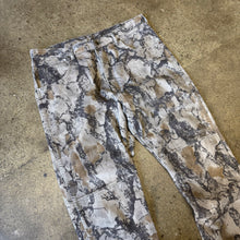 Load image into Gallery viewer, Vintage Camo Pants Size 38 x 34
