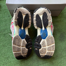 Load image into Gallery viewer, Balenciaga Runners Size 44
