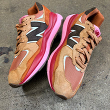Load image into Gallery viewer, New Balance Brown Red Pink 57/40s Size 9.5
