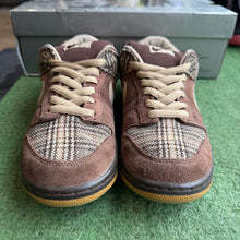 Load image into Gallery viewer, Nike SB Tweed Low Dunks Size 7.5
