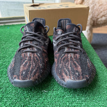 Load image into Gallery viewer, Adidas Yeezy MX Rock 350V2s Size 5.5
