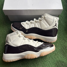 Load image into Gallery viewer, Jordan Neapolitan 11s Size 7W/5.5M
