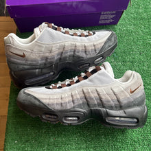 Load image into Gallery viewer, Nike SB Cacao Wow Air Max 95s Size 11.5
