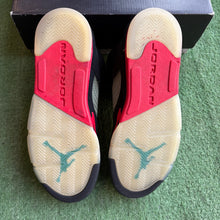 Load image into Gallery viewer, Jordan Top 3 5s Size 7Y
