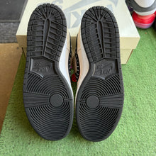 Load image into Gallery viewer, Nike SB Albino &amp; Preto Low Dunks Size 11
