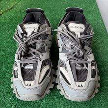 Load image into Gallery viewer, Balenciaga Tracks Size 44

