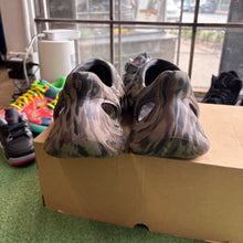 Load image into Gallery viewer, Yeezy MX Cinder Foam Runners Size 12
