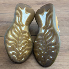 Load image into Gallery viewer, Yeezy Blue Oat 380s Size 6
