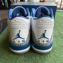 Load image into Gallery viewer, Jordan Wizard 3s Size 12.5
