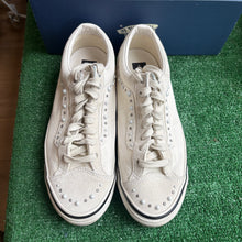Load image into Gallery viewer, Vans White Pearlized Old Skool 36s Size 11
