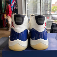 Load image into Gallery viewer, Jordan Rare Air 11s Size 9
