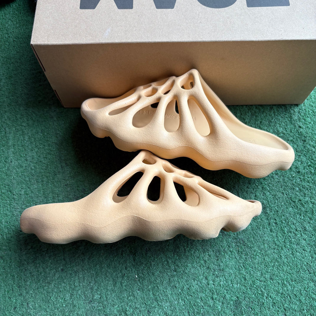 Yeezy 450 Slides Size 8