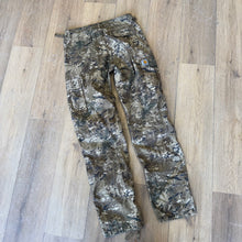 Load image into Gallery viewer, Carhartt WIP Pants Size 30 x 32
