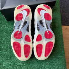 Load image into Gallery viewer, Nike Pearl Foamposite Pros Size 10
