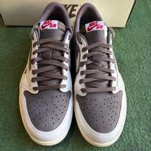 Load image into Gallery viewer, Jordan Travis Scott Reverse Mocha Low 1s Size 11

