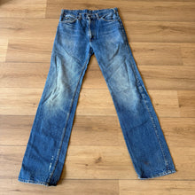 Load image into Gallery viewer, Vintage Levi’s Jeans Size 34 x 36
