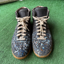 Load image into Gallery viewer, Maison Margiela Mid Gaits Size 42
