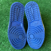 Load image into Gallery viewer, Jordan Hyper Royal 1s Size 9.5
