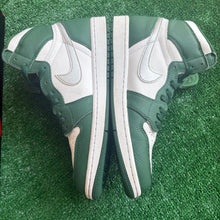 Load image into Gallery viewer, Jordan Gorge Green 1s Size 9
