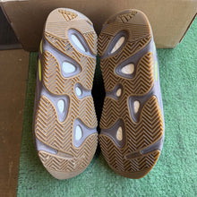 Load image into Gallery viewer, Adidas Yeezy Mauve 700s Size 12.5
