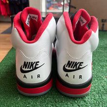 Load image into Gallery viewer, Jordan Fire Red 5s Size 11.5
