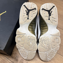 Load image into Gallery viewer, Jordan Statue 9s Size 12
