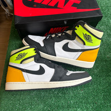 Load image into Gallery viewer, Jordan Volt 1s Size 13
