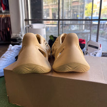 Load image into Gallery viewer, Yeezy Sulfur Foam Runners Size 6
