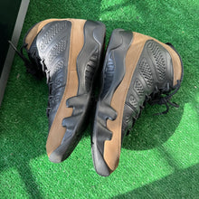 Load image into Gallery viewer, Jordan Olive 9s Size 9.5
