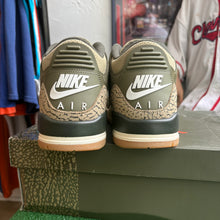 Load image into Gallery viewer, Jordan Family Affair 3s Size 9.5
