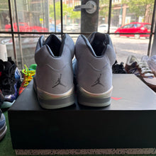 Load image into Gallery viewer, Jordan Bluebird 5s Size 12W/10.5M
