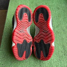 Load image into Gallery viewer, Jordan Bred 11s Size 5.5Y
