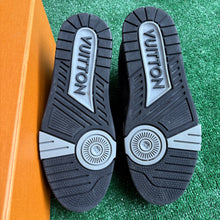 Load image into Gallery viewer, Louis Vuitton Trainers Size 7UK
