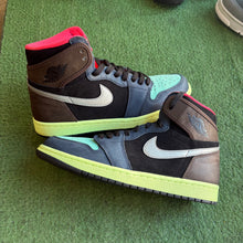 Load image into Gallery viewer, Jordan Bio Hack 1s Size 8
