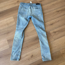 Load image into Gallery viewer, Amiri Denim Size 34
